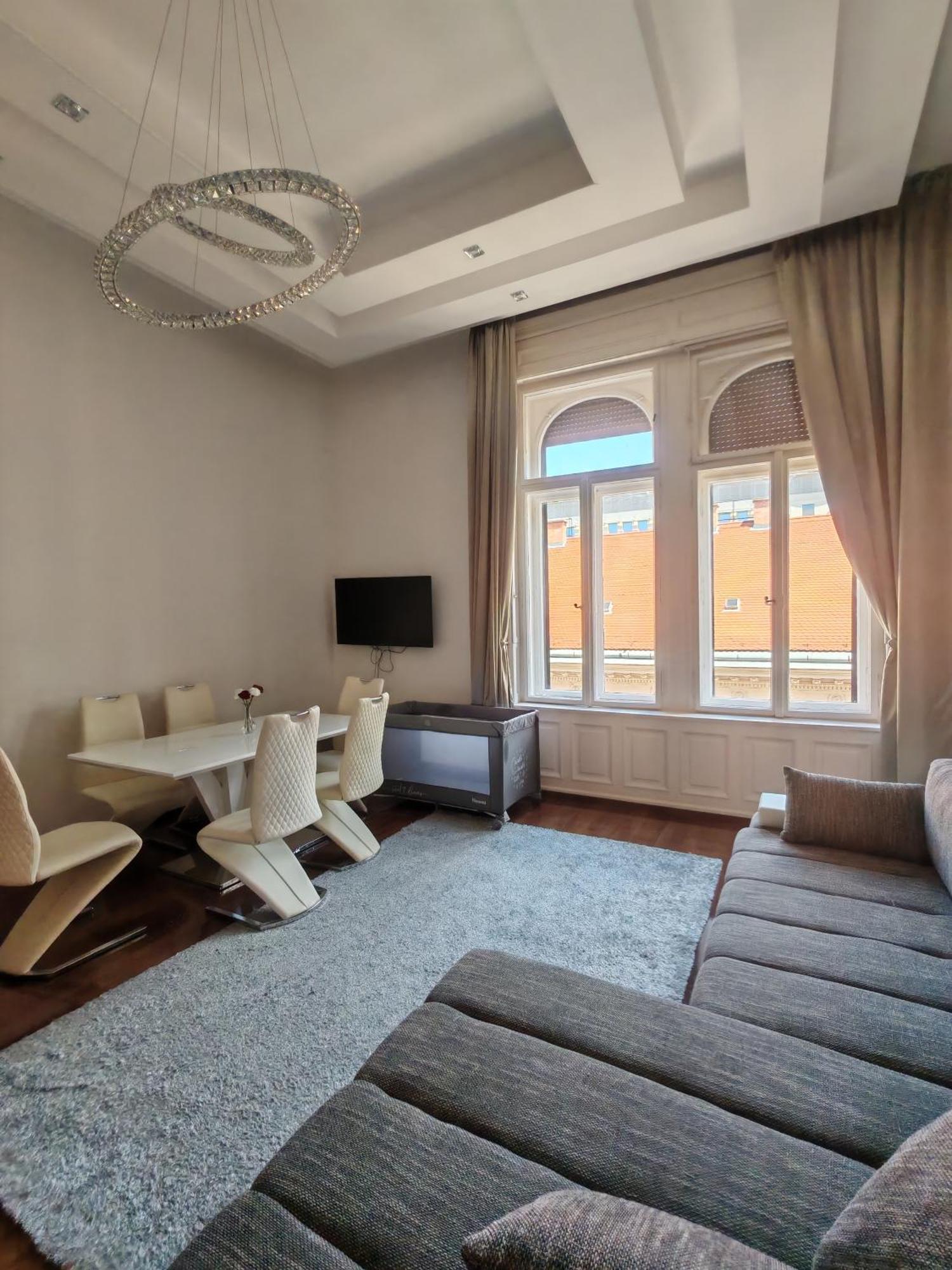 Basilika View Imperial Suite -Sas Street -Need Reservation For Free Parking Budapeste Exterior foto
