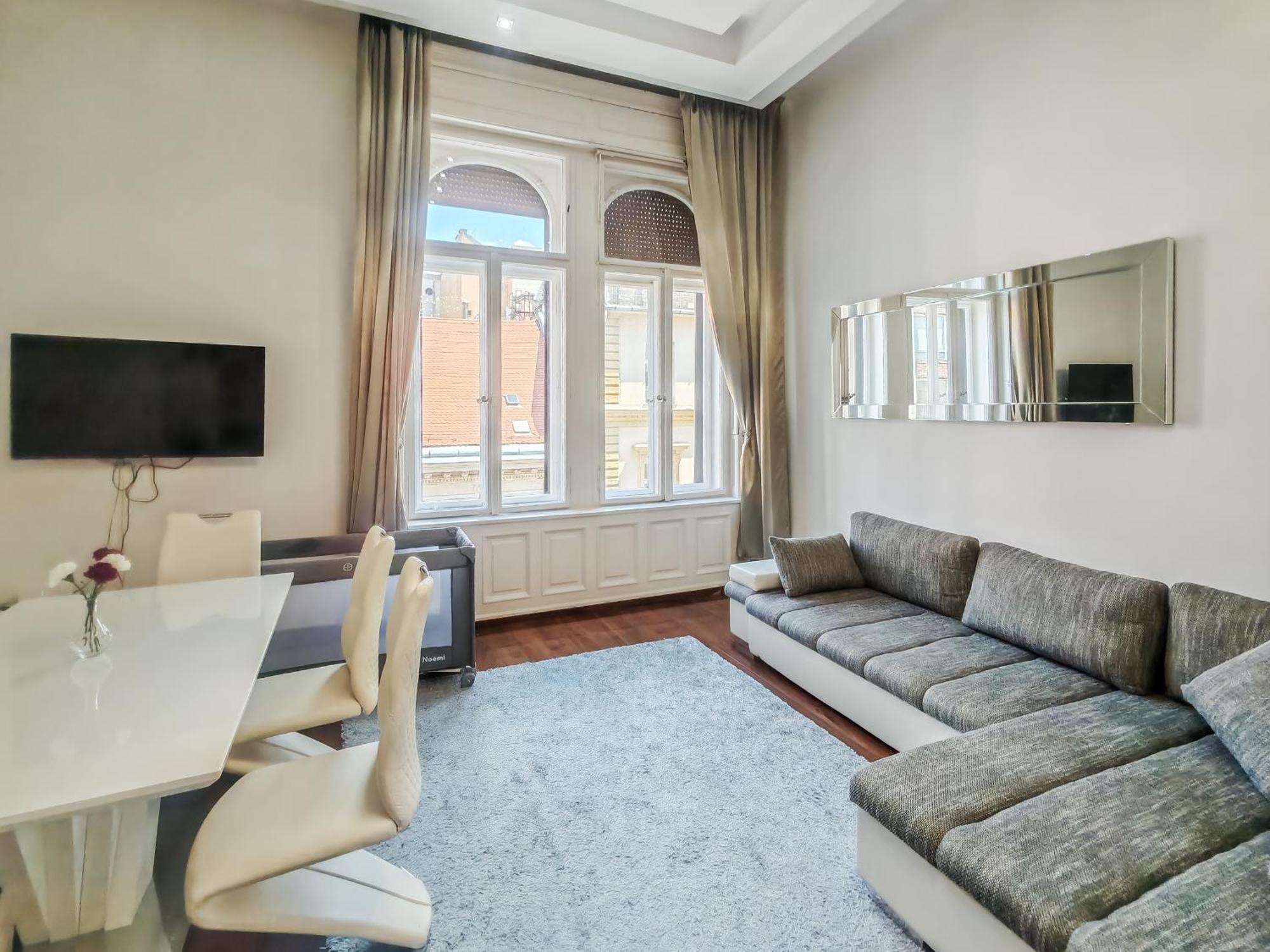 Basilika View Imperial Suite -Sas Street -Need Reservation For Free Parking Budapeste Exterior foto